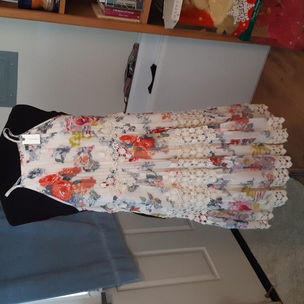 Ranna Gill White Floral Midi Dress with Lace Trim